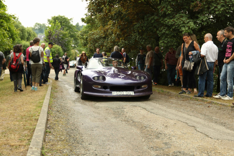 Illustration for article titled Classic British Welcome Photos (Le Mans Carshow)